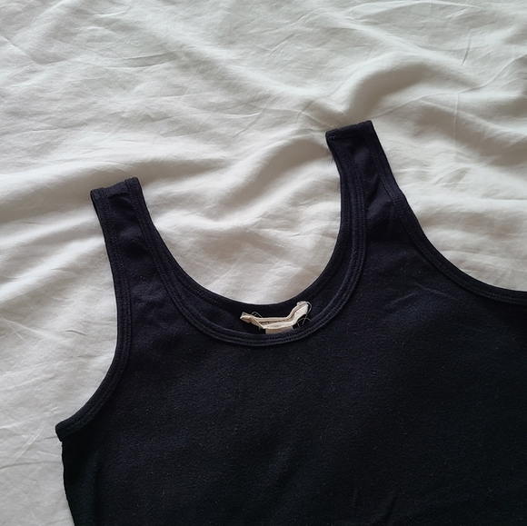 basic tank top - Picture 2 of 2